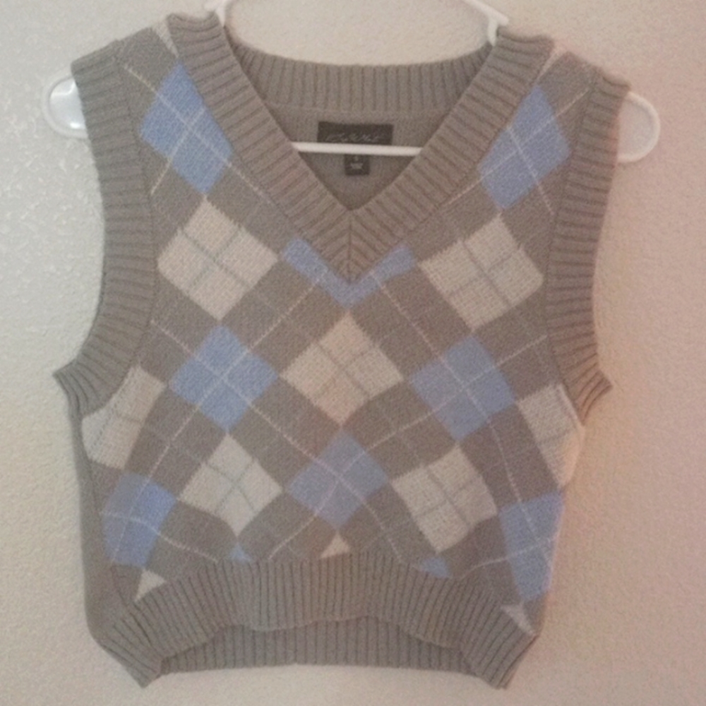 Small cropped sweater vest